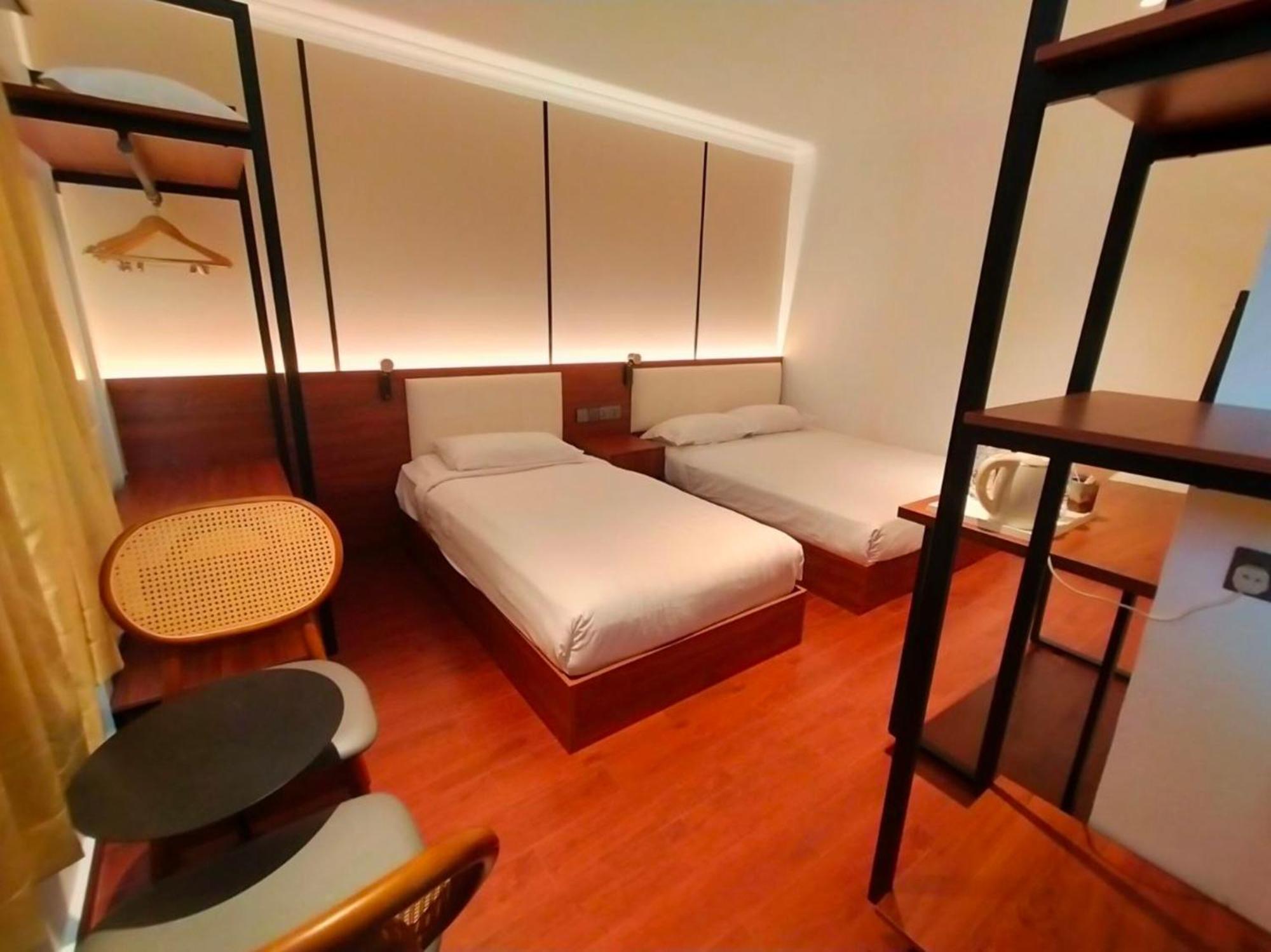 Super Oyo 998 Queen City Hotel Джорджтаун Экстерьер фото
