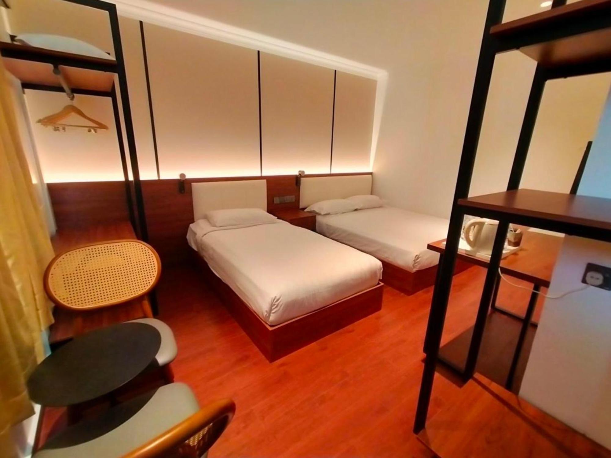 Super Oyo 998 Queen City Hotel Джорджтаун Экстерьер фото