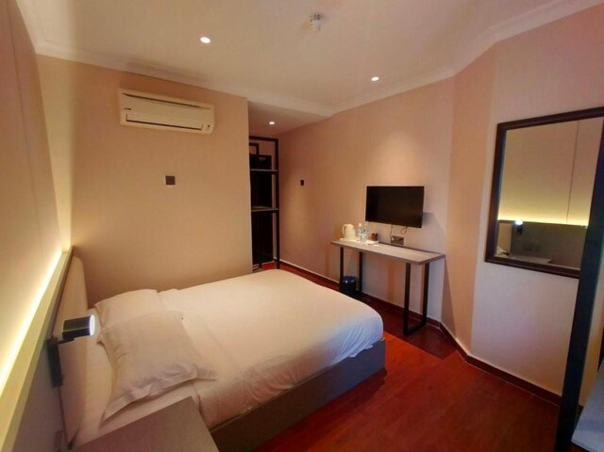 Super Oyo 998 Queen City Hotel Джорджтаун Экстерьер фото
