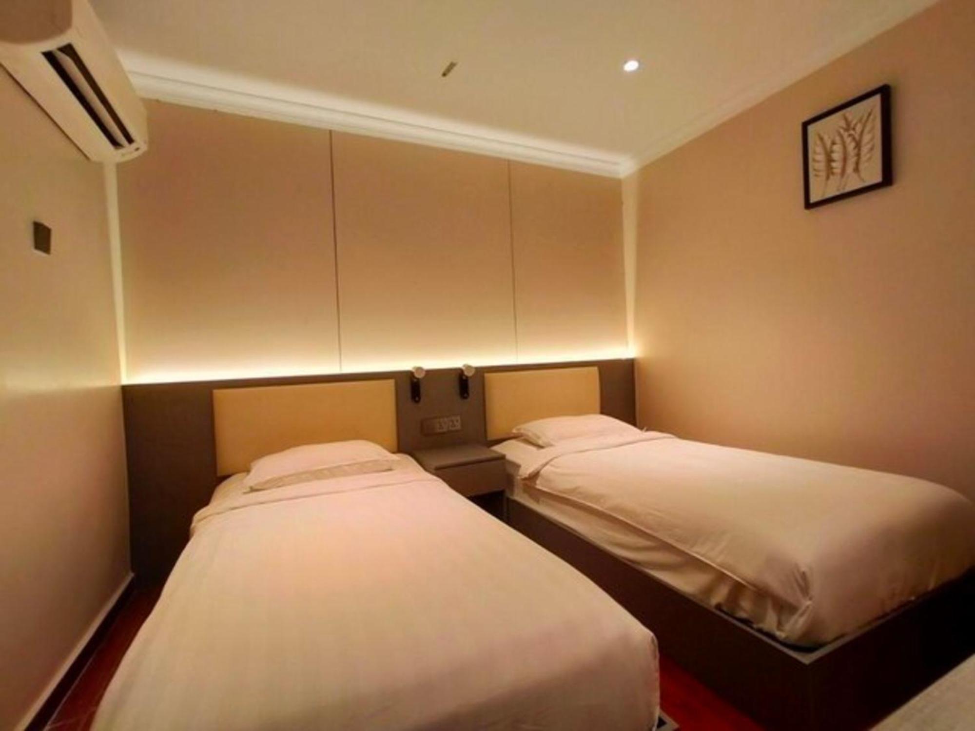 Super Oyo 998 Queen City Hotel Джорджтаун Экстерьер фото